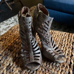 Vince Camuto Brown Cutout Peep-Toe Heeled Booties